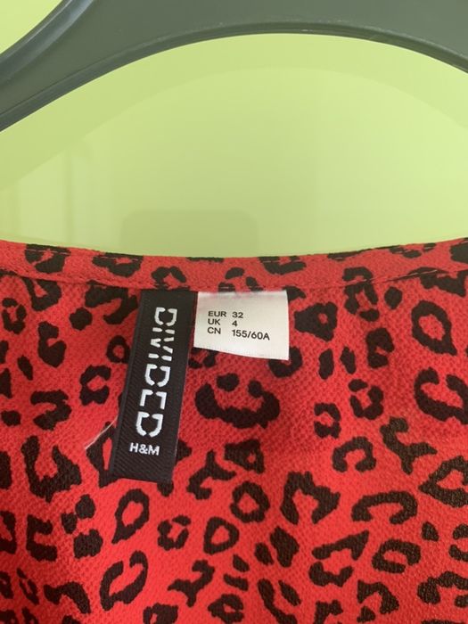 Czerwony kombinezon H&M