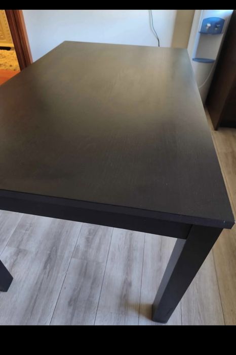 Mesa de cozinha em madeira