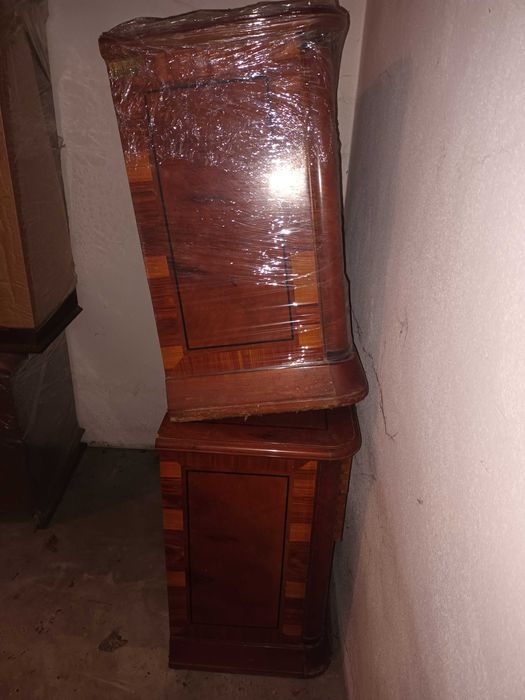 Duas mesas de cabeceira em Cerejeira