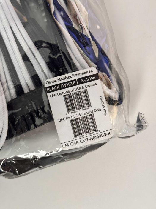 Zestaw przedłużaczy CableMod Classic ModMesh 8+8 Series - black/white