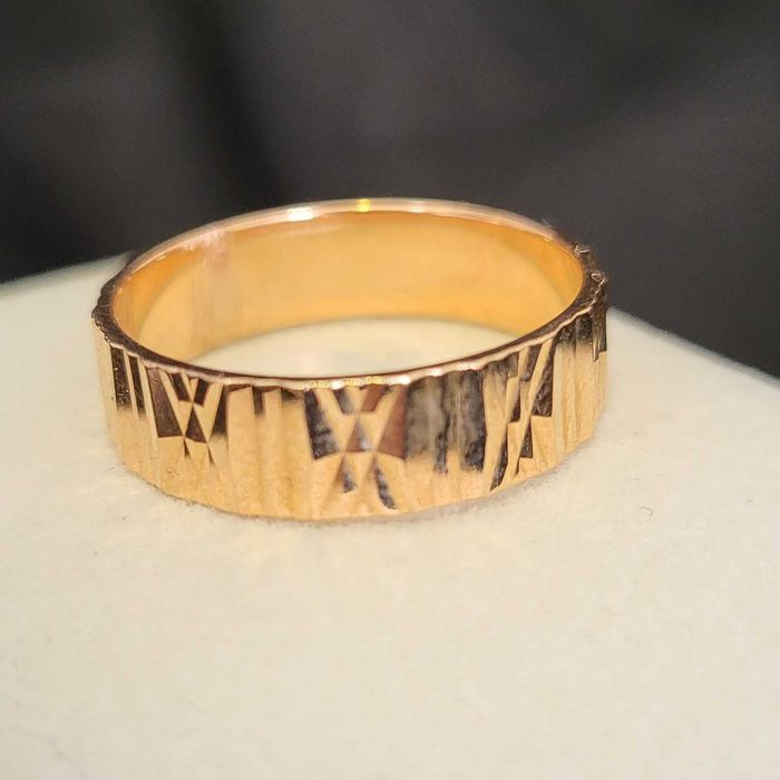 złoty pierścionek próby 585