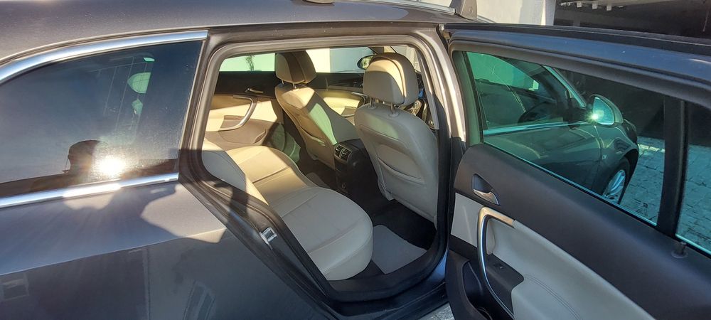 Opel Insignia Sport Tourer 2.0 CDTI 130 CV – 2009 – Excelente Estado