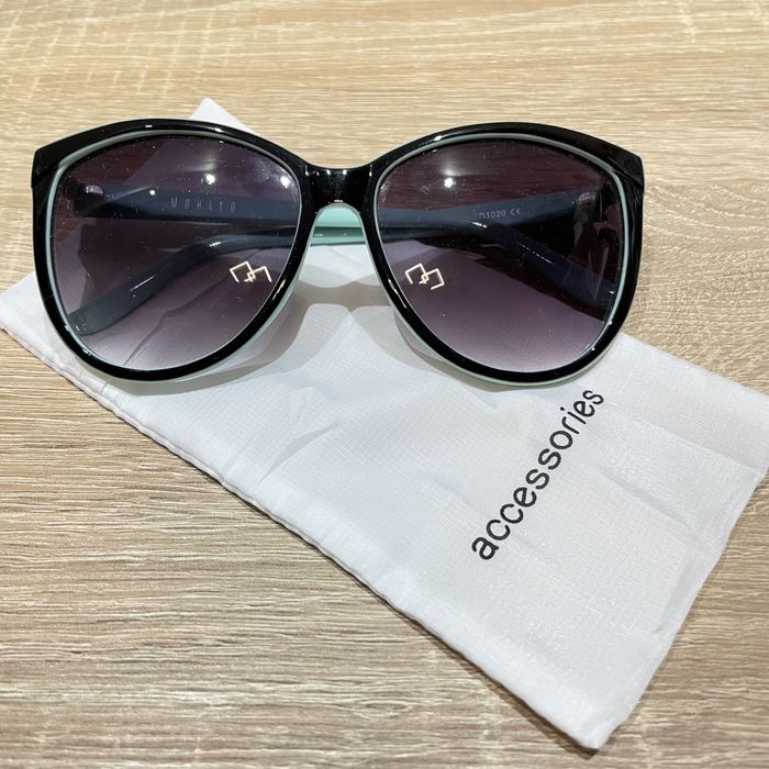 Okulary przeciwsłoneczne Mohito uszkodzone