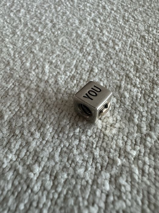 Pandora oryginalny charms kostka tt