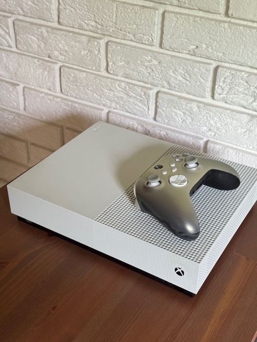 Xbox One S All-Digital Edition 1TB + Kontroler nowszy (srebrno złoty)