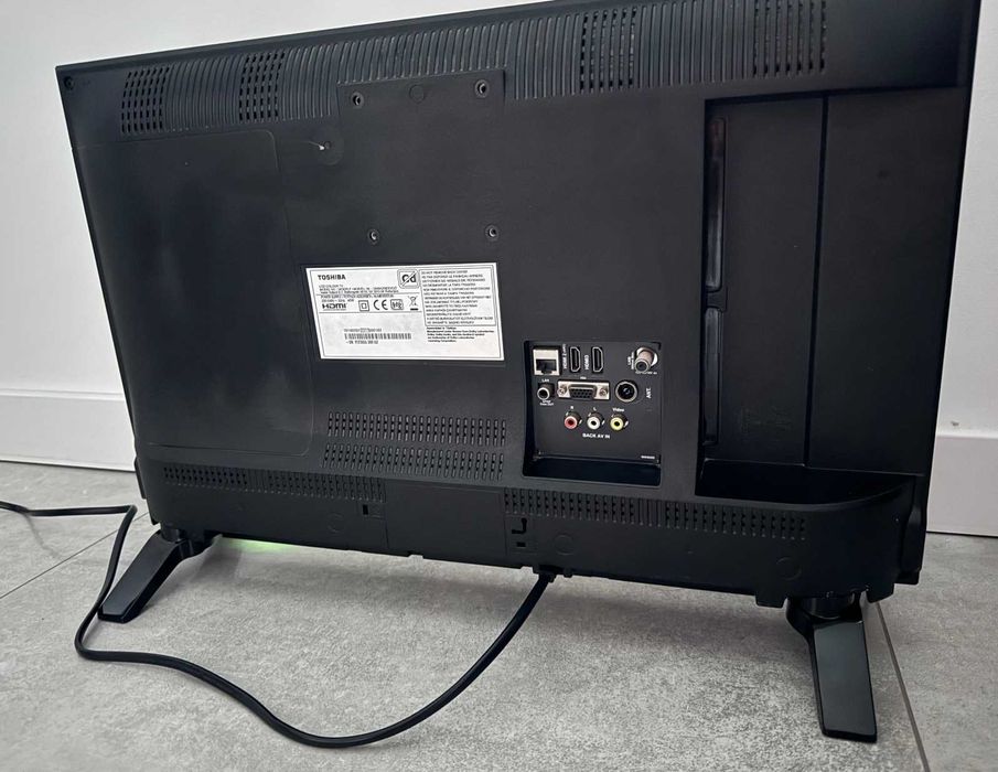 TV TOSHIBA 24" Android TV, Wi-Fi
