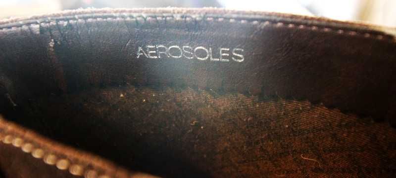 Botas de cano alto em camurça castanhas da Aerosoles