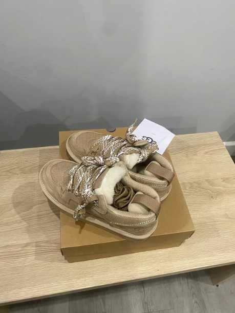 UGG Lowmel Sand R.36