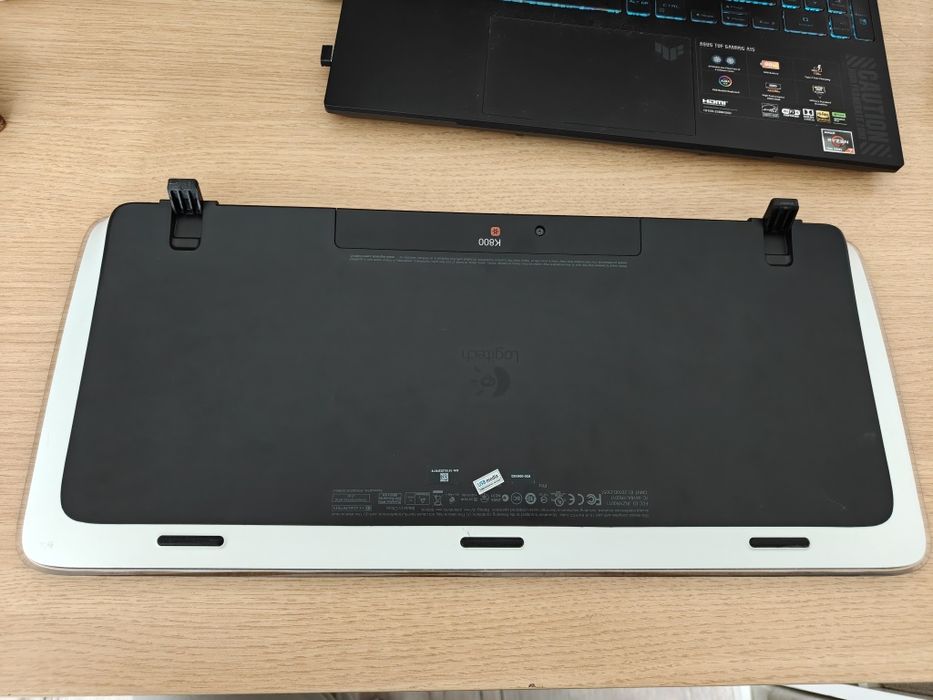 Kalwiatura logitech K800 Illuminated z adapterem Bluetooth