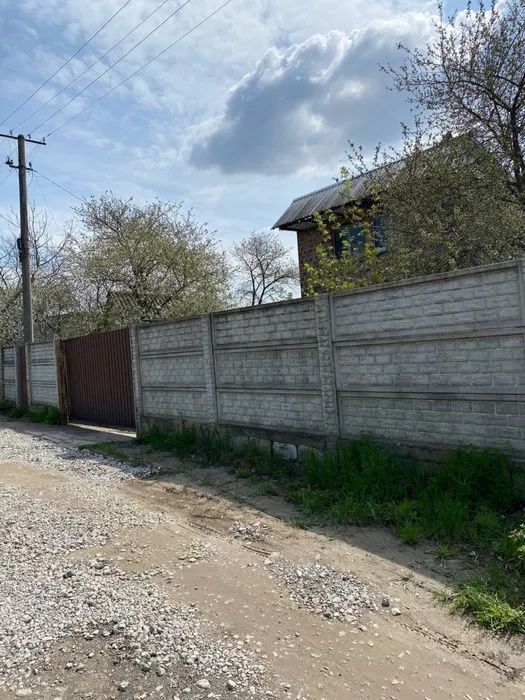 Продам дом возле ставка пос.Ясное