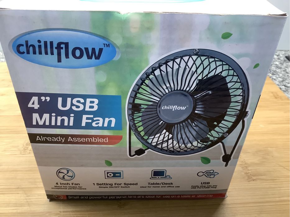 Ventoinha portátil com carregamento USB marca ChillFlow Nova