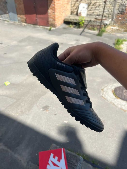 Взуття для футболу