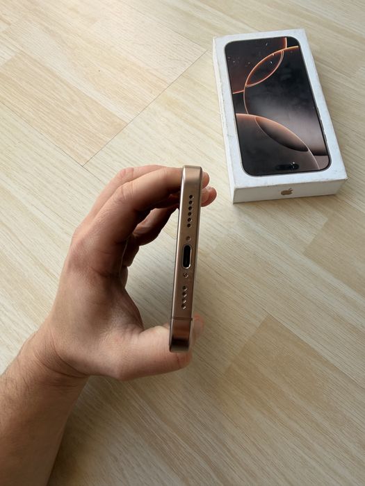 iPhone 16 Pro Max + EXTRAS