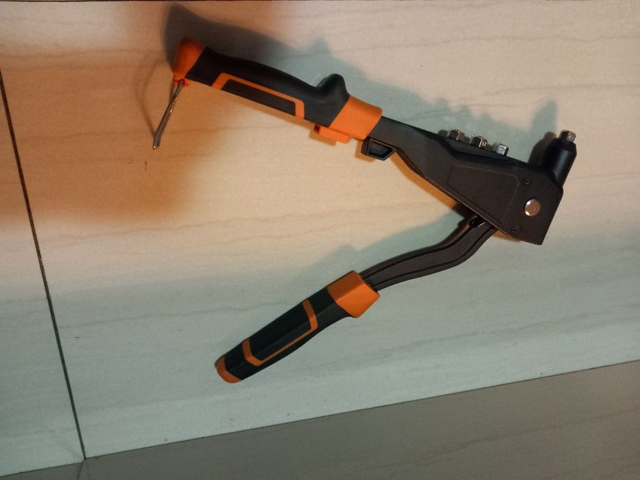 Nitownica do nitów zrywalnych Magnusson