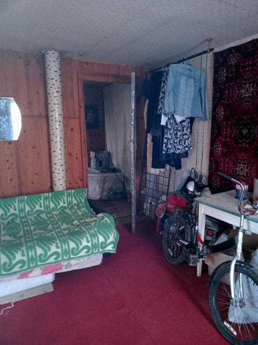 Дача поруч з лісом !