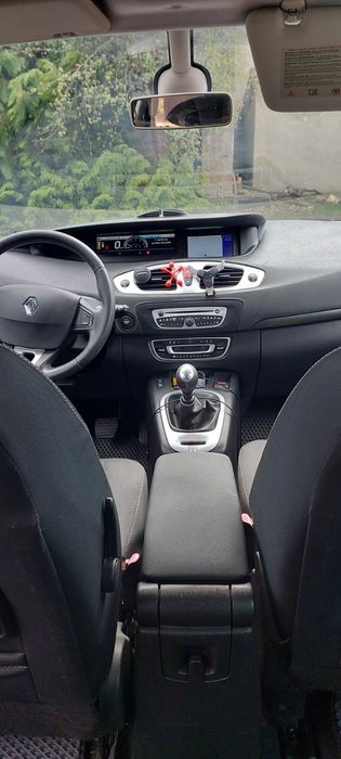 Авто Renault Scenic 2010р