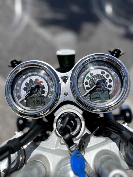 Triumph Speed Twin 1200 -- 2021 -- Euro 5 -- 10 000kms