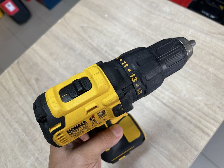 Dewalt DCD777 / безщітковий шурупокрут Девольт