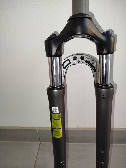 Amortyzator SR Suntour NEX 28 1 1/8" qr9 trekkingowy