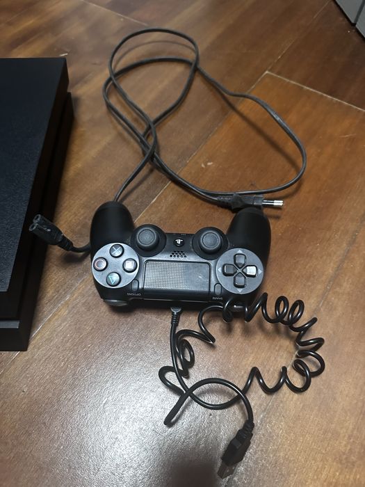 Playstation 4 + comando