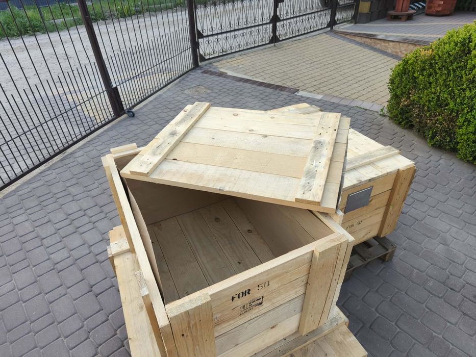 Skrzynie duże i mniejsze  + wieka 9 szt .