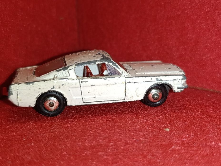 Ford Mustang Matchbox 1960
