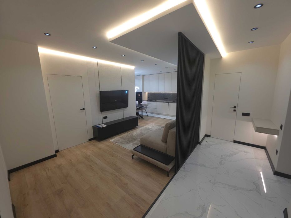 Центр, кухня-вітальня та дві окремі кімнати | Княгинин, техніка+меблі