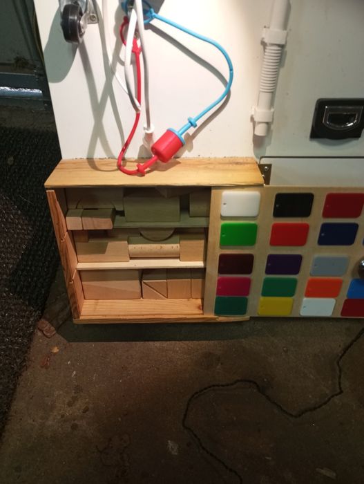 Tablica manipulacyjna dla dzieci