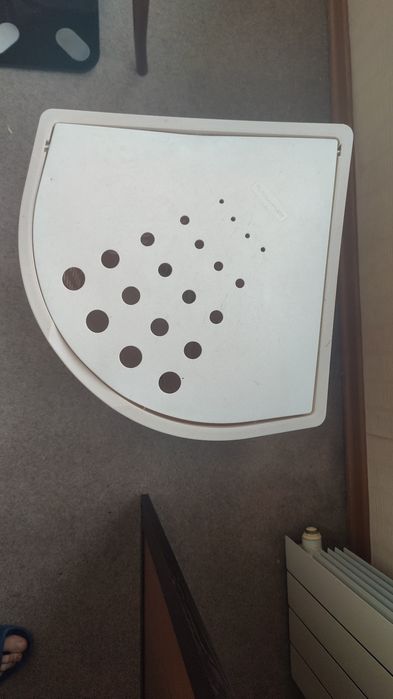 Кутовий Кошик для Білизни Rubbermaid (США), Висота 56 см