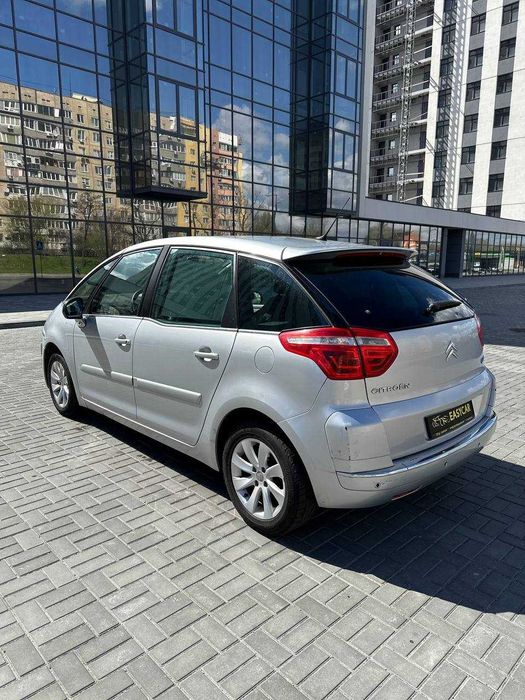 Продам Citroen C4 2009 1.6
