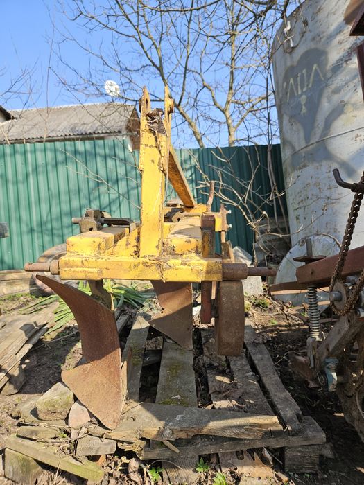 Плуг 3-х корпусний саморобний для міні трактора