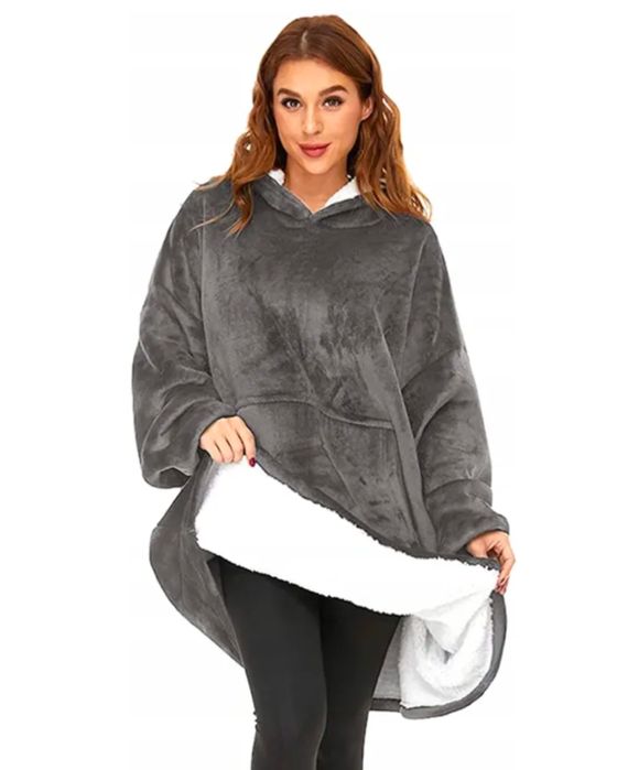 Cieply koc z kapturem w zestawie z skarpetami antyposlizgowymi abs