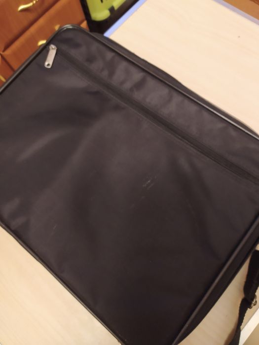 Продам кейс для ноутбука