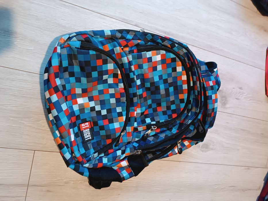 Plecak do szkoły granatowy kwadraty St. right