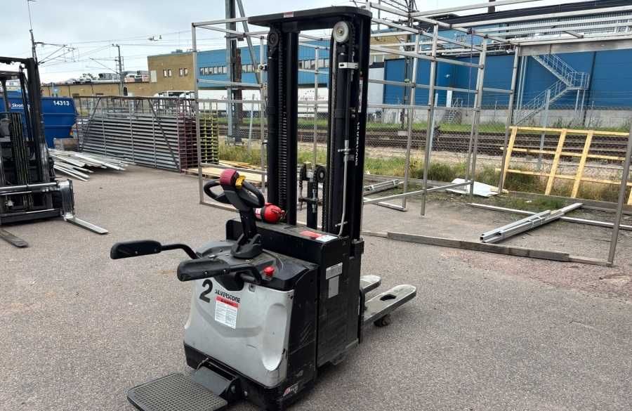 Elektryczny wózek podnośnikowy paleciak ES16-RSIPV Udźwig 1600kg 5,0m
