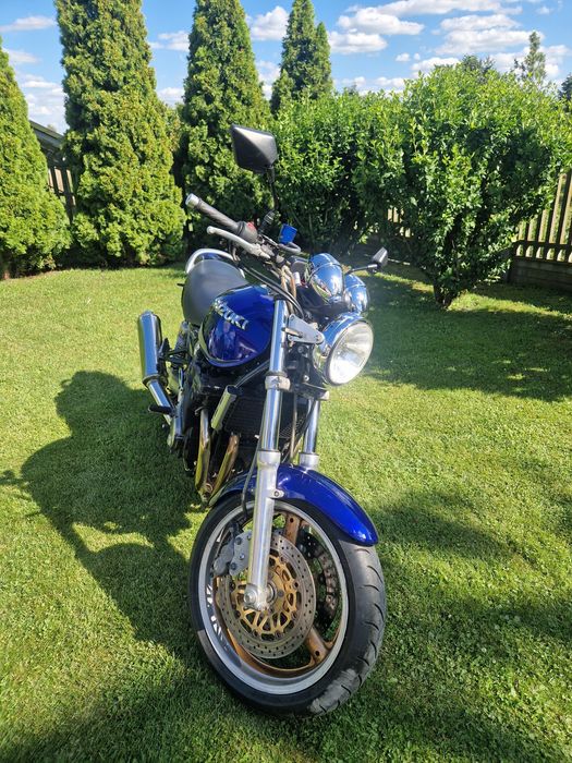 SUZUKI GSX 750 inazuma