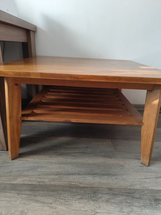 Sprzedam duży stolik kawowy z drewna