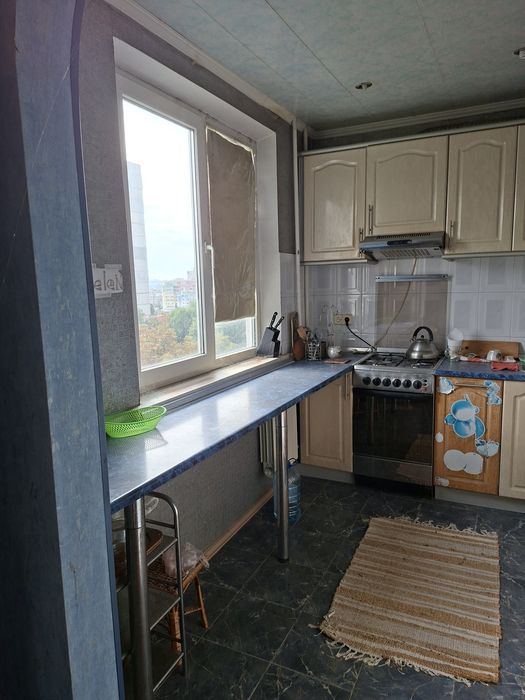 Салтовка, 625 м/р, ул Амосова, 25. Сдам 3 кв-ру.