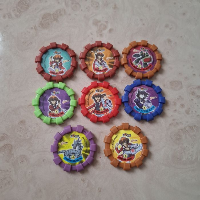 8 Tazos Yu-Gi-Oh!