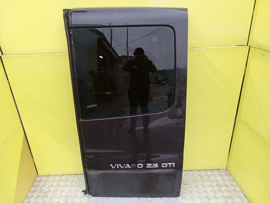 Двери праые Renault Trafic 2 Двери правые Vivaro Трафик Виваро т2
