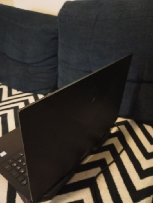 HP OMEN 17,3"144Hz i7 - 9750 16GB 512 RTX 2060