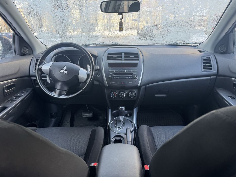 Mitsubishi ASX 2012 год автомат 136тыс. пробег