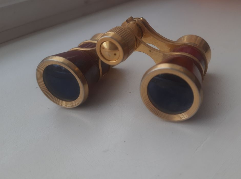Бинокль театральный