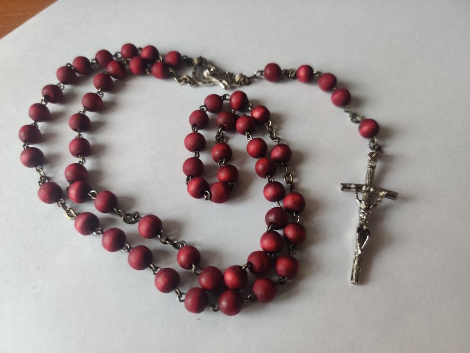 Różaniec z Watykanu i dwa łańcuszki