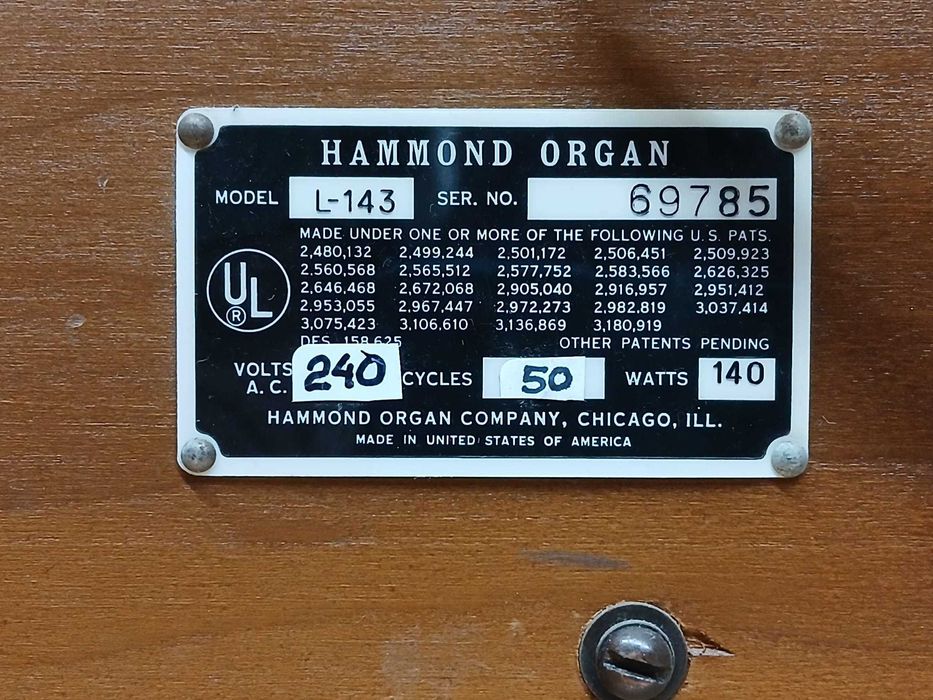 Orgão Hammond L-143 a Válvulas com Tone Wheels e Drawbars