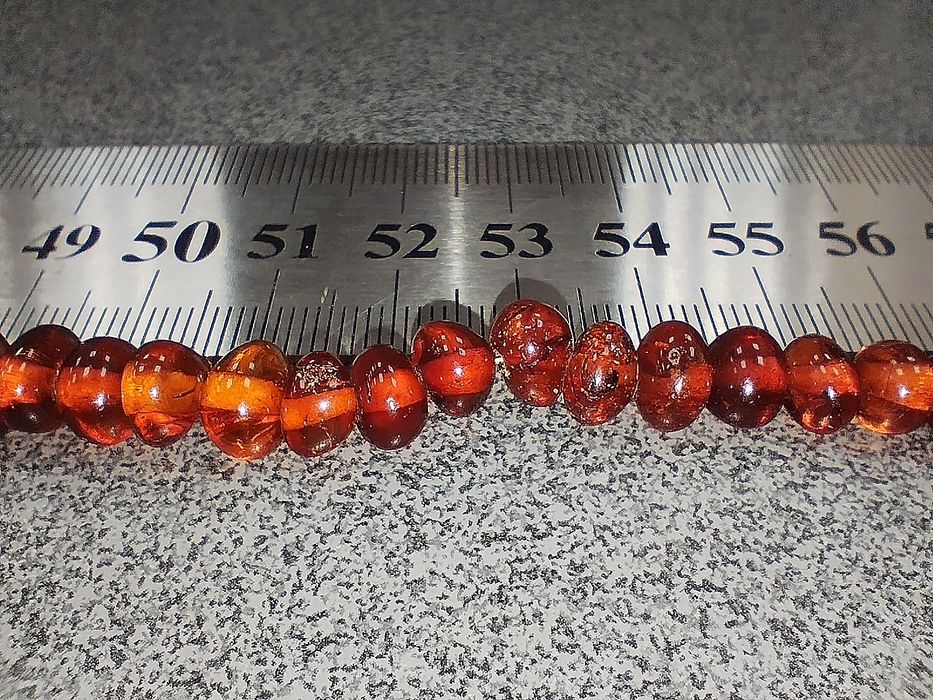 Намисто з натурального бурштину. Бусы из натурального янтаря.