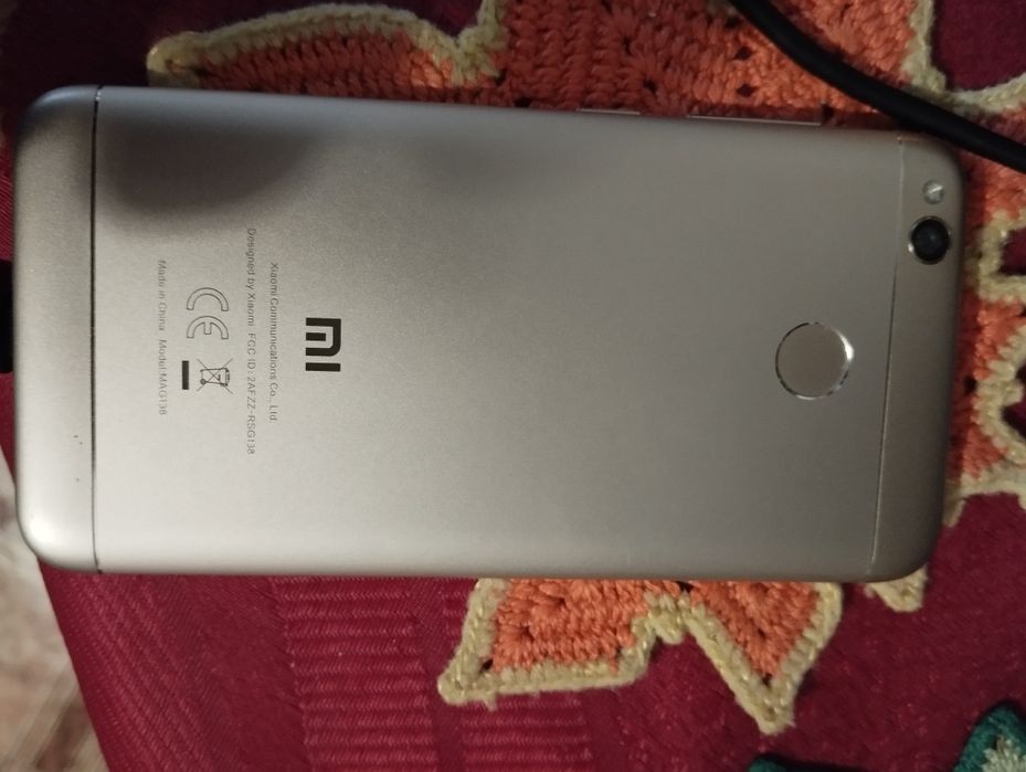 Продам два телефони чорний брали новий Redmi A4