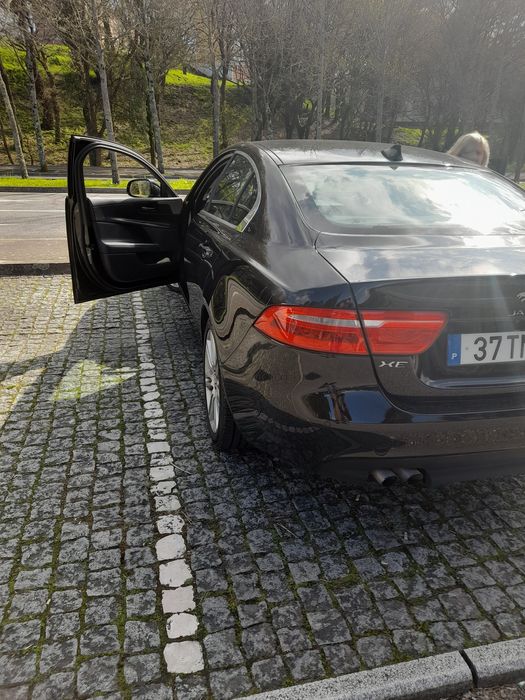 Jaguar XE 2016 impecável