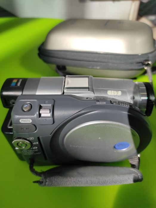 DCR-DVD 304E Handycamera Sony + Bolsa Sony cromada