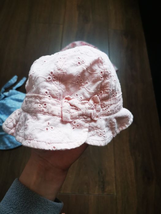 Kapelusiki na lato dla dziewczynki